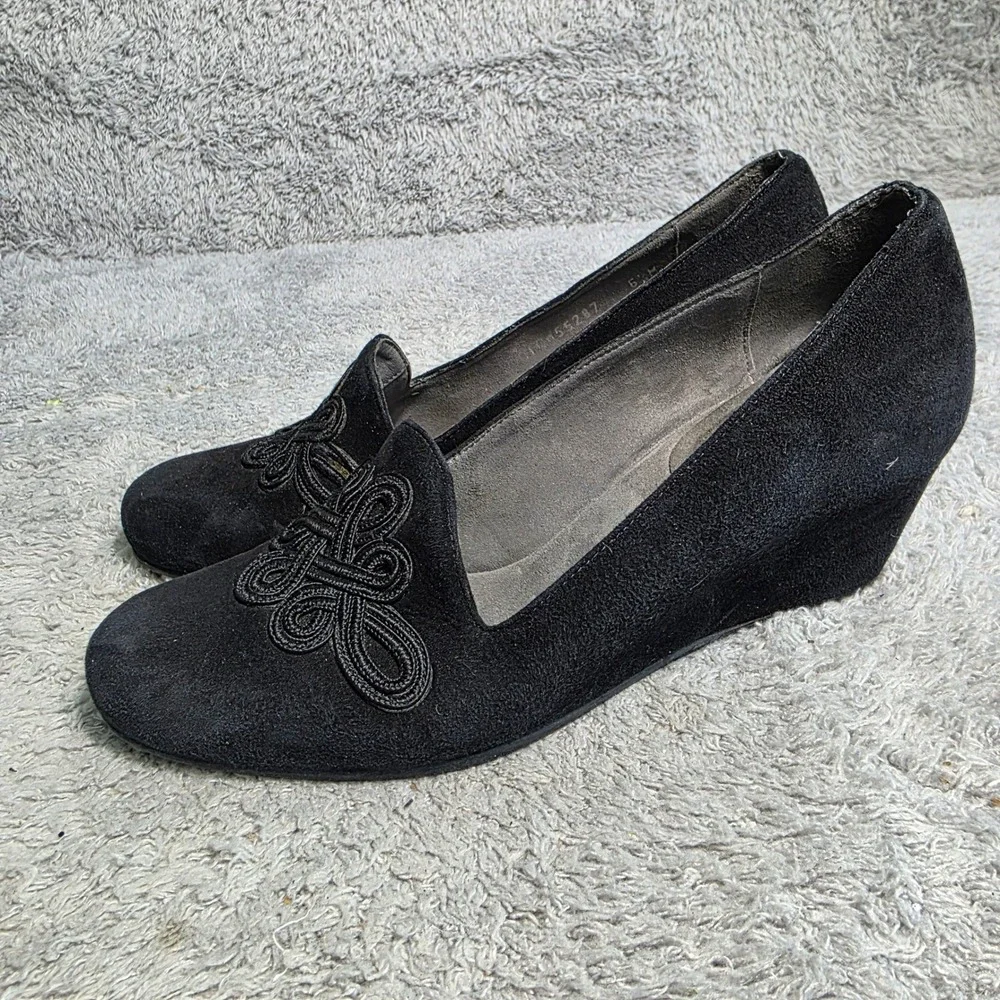 VTG‎ Stuart Weitzman Wedge Pumps Black Suede Embroidered Scroll Womens 6.5 M